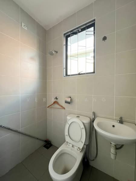 Semi-Detached House for Sale in Johor Bahru (Johor) - Vera Chang - Bathroom - PropertyGuru.com.my