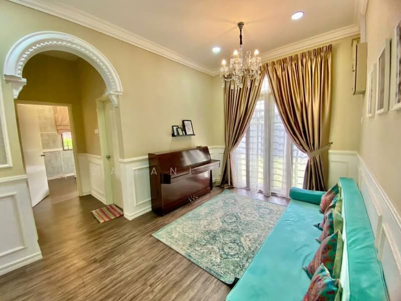 Rumah Banglo untuk Dijual di Taman Puncak Perdana (Shah Alam) - Zamani Ishak - Living Room - PropertyGuru.com.my