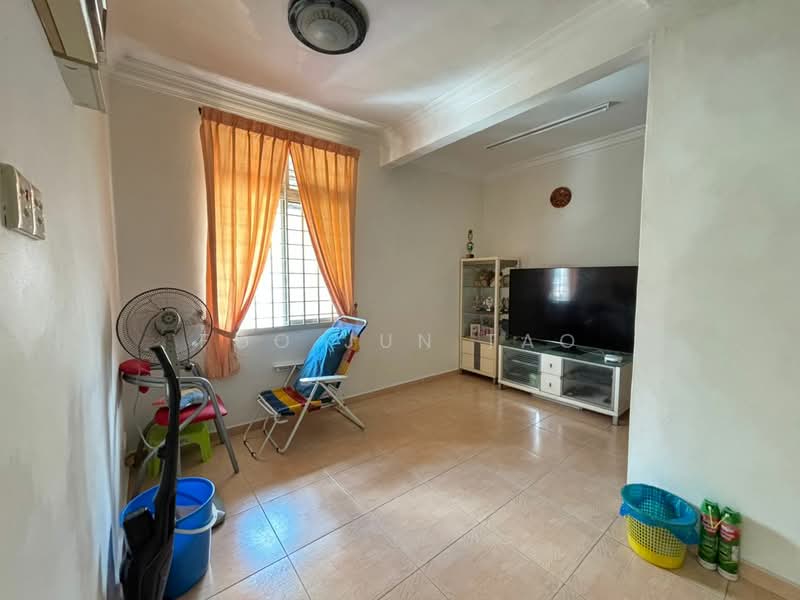 Rumah Teres 2 Tingkat untuk Dijual di Jementah (Johor) - Foo Jun Tao - Living Room - PropertyGuru.com.my
