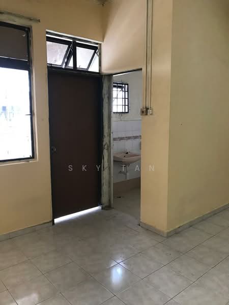Rumah Teres 2 Tingkat untuk Dijual di Taman Desa Cemerlang (Ulu Tiram) - Sky Tan - Interior - PropertyGuru.com.my