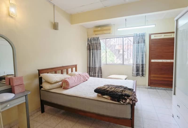 2-storey Terraced House for Sale in Taman Bidara (Selayang) - Alison Chiu - Bedroom - PropertyGuru.com.my