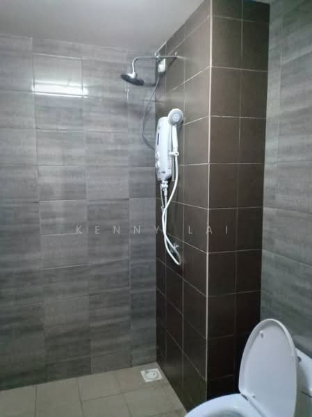 Servis Apartment untuk Dijual di Symphony Tower (Menara Simfoni) - Kenny Lai - Bathroom - PropertyGuru.com.my