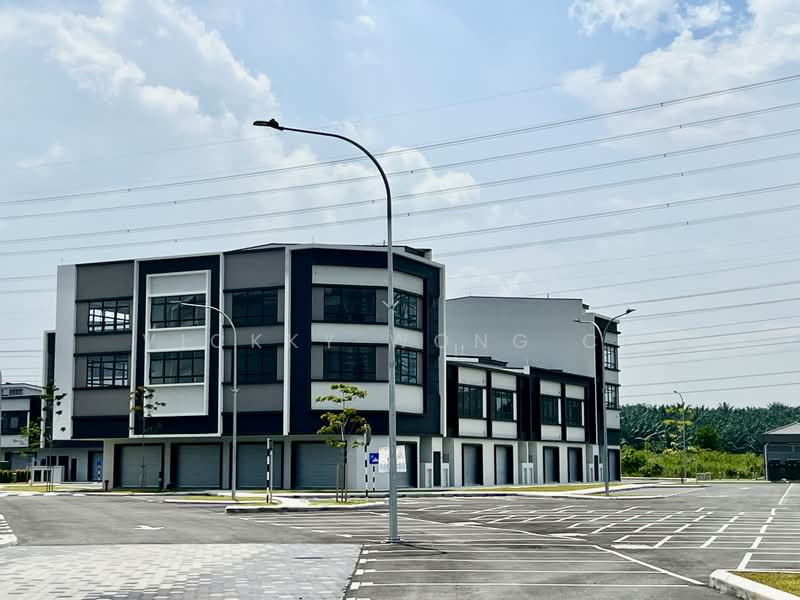 Shop / Office for Rent in Bandar Tropicana Aman (Telok Panglima Garang) - Vickky Wong CF - Exterior - PropertyGuru.com.my