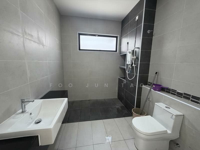 2-storey Terraced House for Rent in Jementah (Johor) - Foo Jun Tao - Bathroom - PropertyGuru.com.my