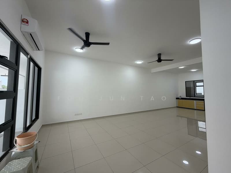 2-storey Terraced House for Rent in Jementah (Johor) - Foo Jun Tao - Living Room - PropertyGuru.com.my