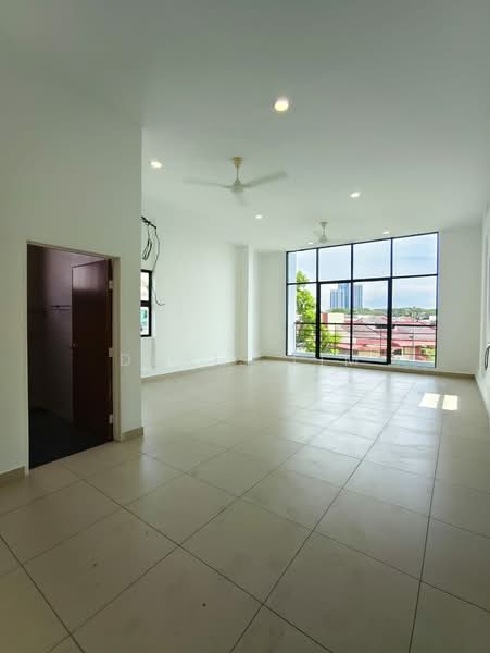 Bungalow for Sale in Kawasan 2, Taman Sri Andalas (Klang) - Doris Lim - Living Room - PropertyGuru.com.my