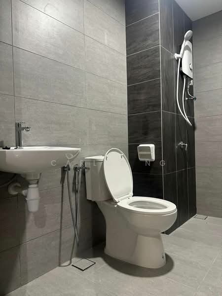 Service Residence for Rent at Lakeview Suites @ Edumetro - Carlos Ng - Bathroom - PropertyGuru.com.my