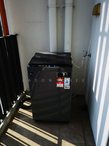 Servis Apartment untuk Disewa di Emporis - Jason Chee - Balcony - PropertyGuru.com.my