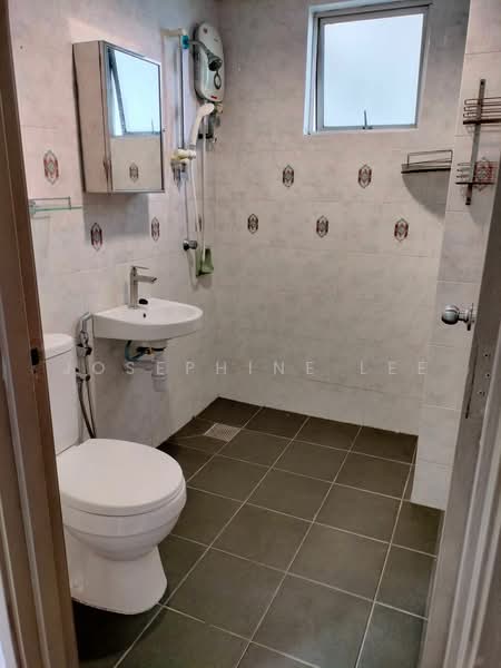Condominium for Rent at Puncak Nusa Kelana - Josephine Lee - Bathroom - PropertyGuru.com.my