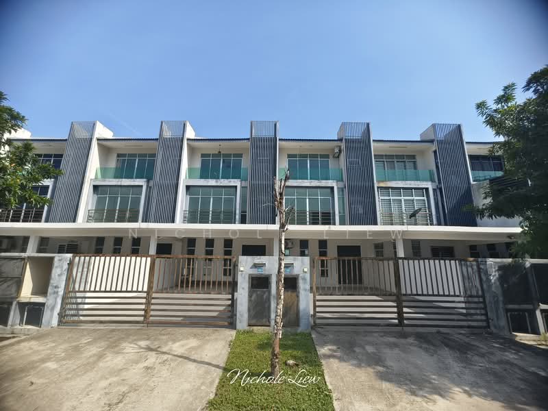 Rumah Teres 3 Tingkat untuk Dijual di Taman Bangi Avenue (Bangi) - Nichole Liew - Exterior - PropertyGuru.com.my