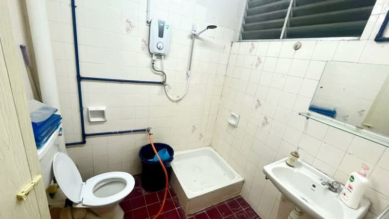 Pangsapuri untuk Disewa di Midlands Court - Rainny Wong - Bathroom - PropertyGuru.com.my