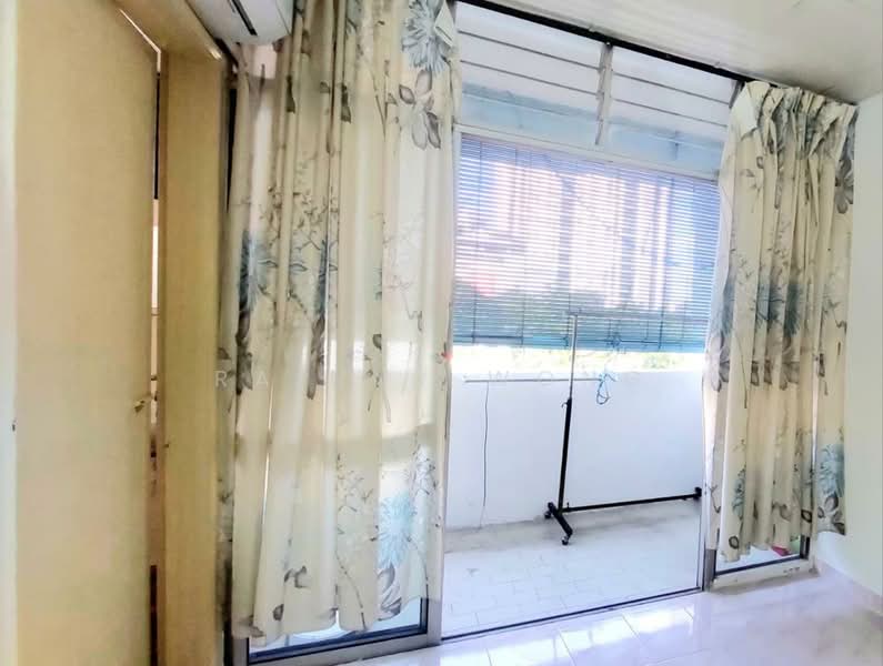 Pangsapuri untuk Disewa di Midlands Court - Rainny Wong - Balcony - PropertyGuru.com.my