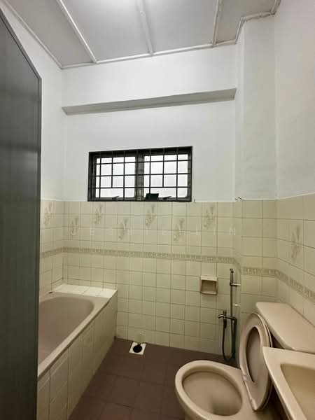 2-storey Terraced House for Sale in Bandar Sri Damansara (Selangor) - Jessie Lin - Bathroom - PropertyGuru.com.my
