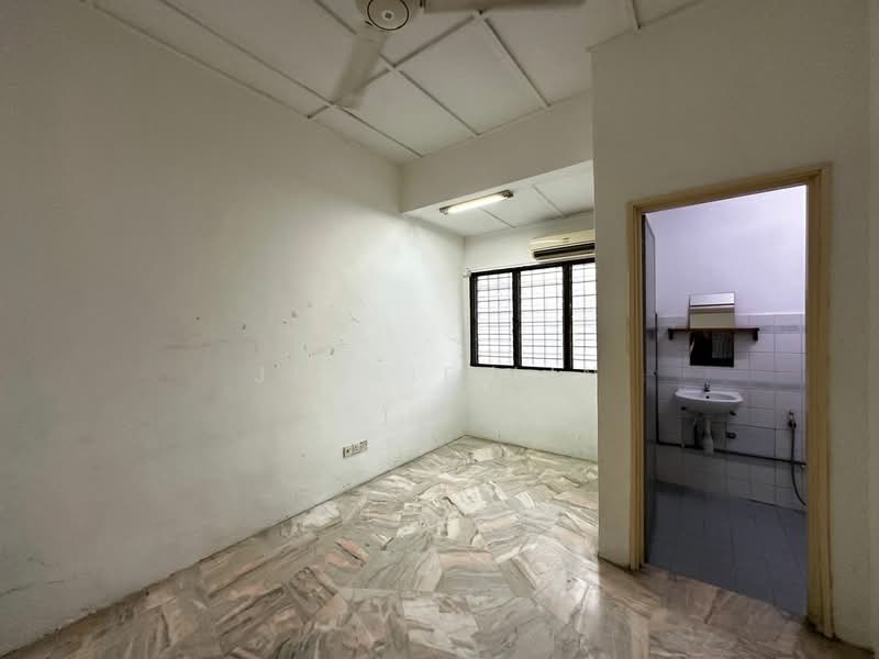 2-storey Terraced House for Sale in Bandar Sri Damansara (Selangor) - Jessie Lin - Interior - PropertyGuru.com.my