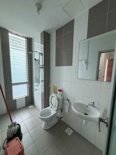 Kondominium untuk Disewa di The Seed Taman Sutera Utama - Foo Jun Tao - Bathroom - PropertyGuru.com.my