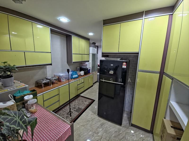 Semi-Detached House for Sale in Seksyen 6 (Bangi) - Zamani Ishak - Kitchen - PropertyGuru.com.my