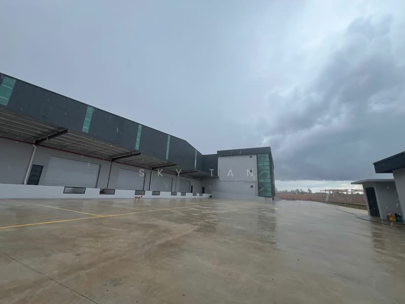 Detached Factory for Rent in Senai (Kulai) - Sky Tan - Exterior - PropertyGuru.com.my