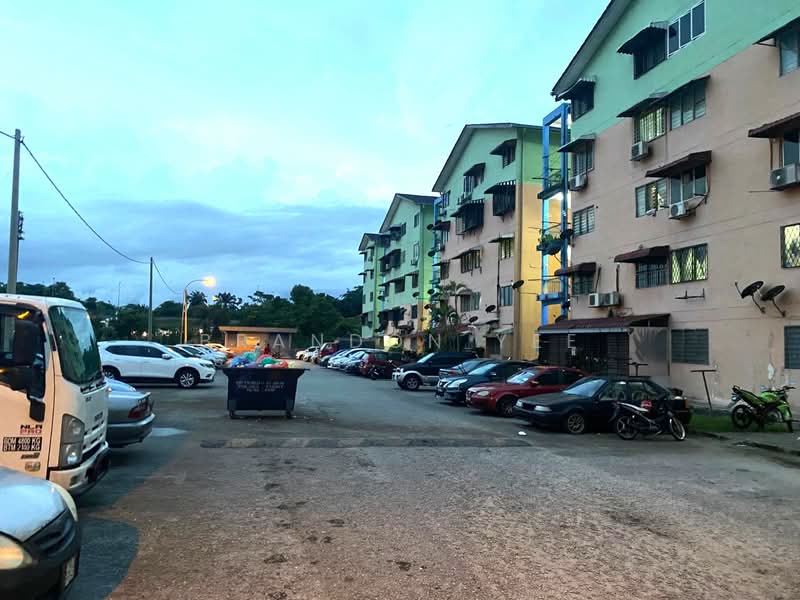 Rumah Flat untuk Disewa di Tembikai Court - Brandon Yee - Exterior - PropertyGuru.com.my