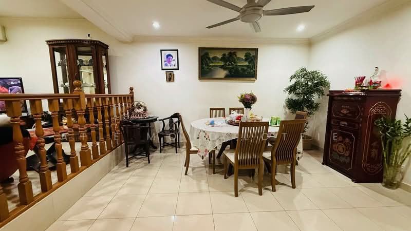 Rumah Teres 2 Tingkat untuk Dijual di Jalan Ipoh (Kuala Lumpur) - Atie Mohd Lotfie - Dining Room - PropertyGuru.com.my