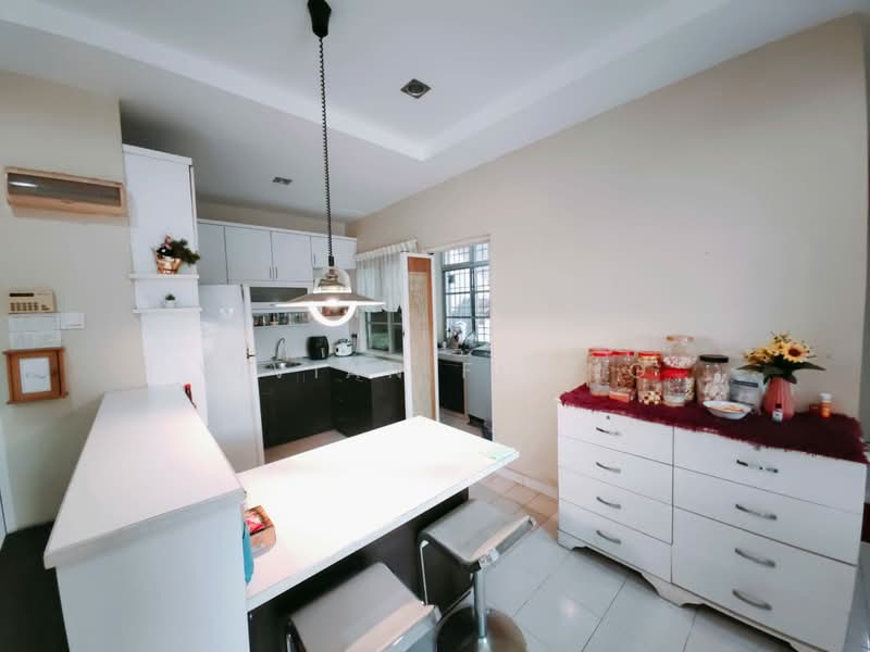 Apartment for Sale at Kings Height - Vivian Foong - Kitchen - PropertyGuru.com.my