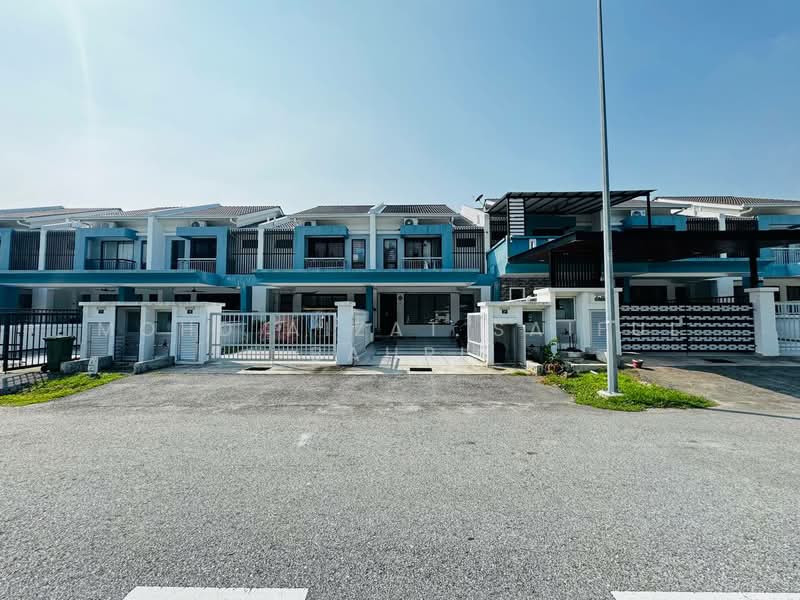 2-storey Terraced House for Sale in Puncak Alam (Selangor) - Mohd Aizat Saiful Bahri - Exterior - PropertyGuru.com.my
