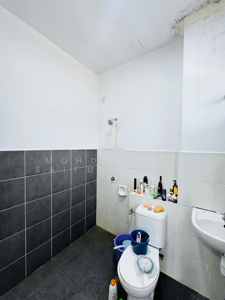 2-storey Terraced House for Sale in Puncak Alam (Selangor) - Mohd Aizat Saiful Bahri - Bathroom - PropertyGuru.com.my