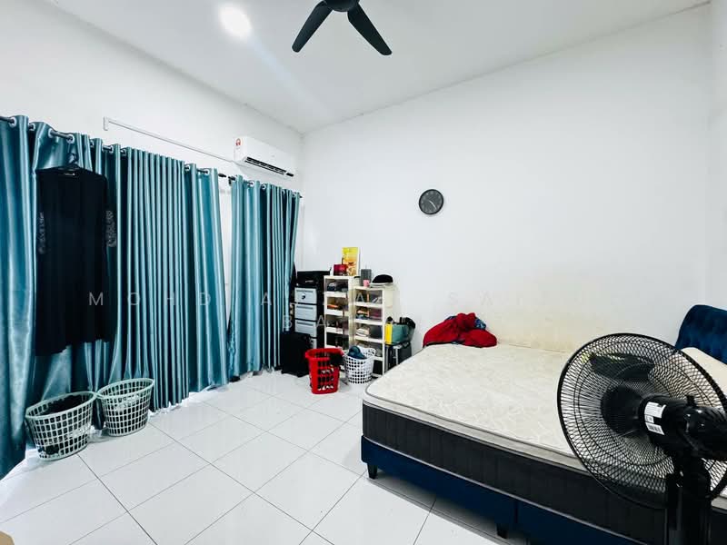 2-storey Terraced House for Sale in Puncak Alam (Selangor) - Mohd Aizat Saiful Bahri - Bedroom - PropertyGuru.com.my