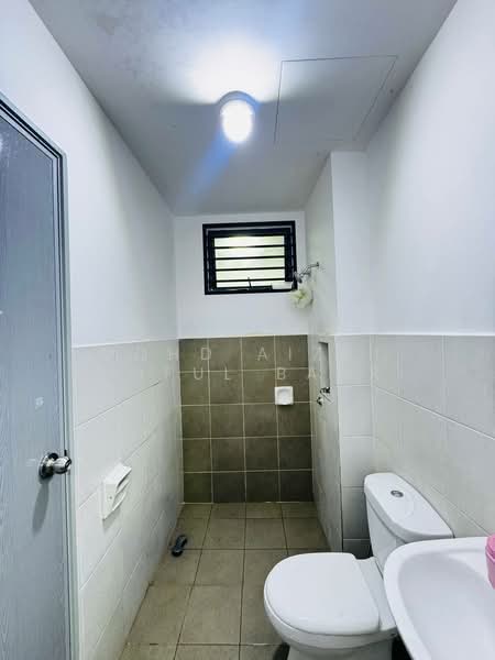 2-storey Terraced House for Sale in Puncak Alam (Selangor) - Mohd Aizat Saiful Bahri - Bathroom - PropertyGuru.com.my