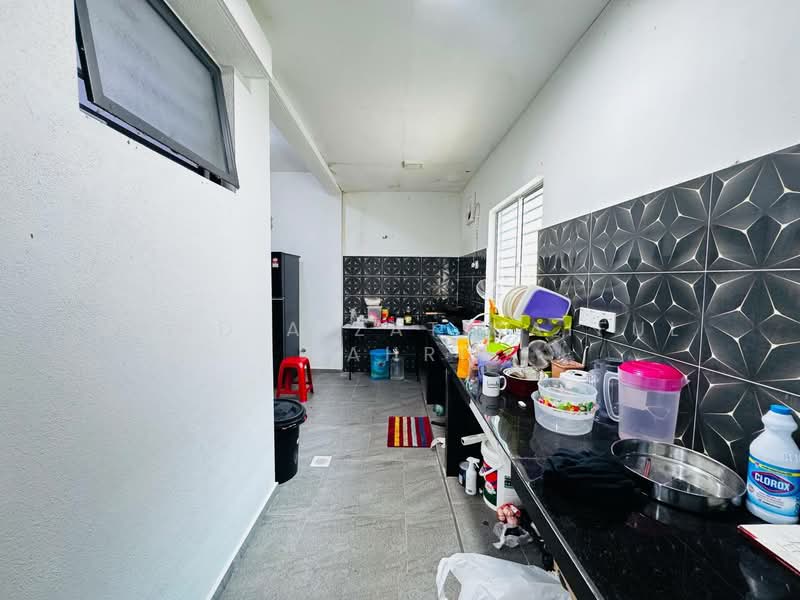 2-storey Terraced House for Sale in Puncak Alam (Selangor) - Mohd Aizat Saiful Bahri - Kitchen - PropertyGuru.com.my