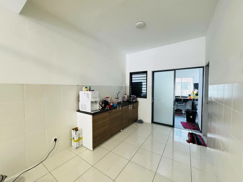 2-storey Terraced House for Sale in Puncak Alam (Selangor) - Mohd Aizat Saiful Bahri - Kitchen - PropertyGuru.com.my