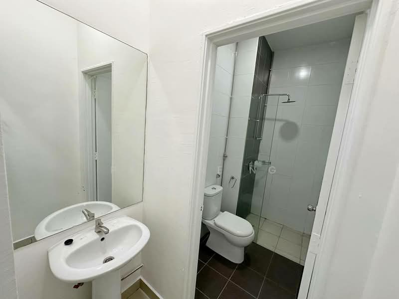 Cluster House for Sale in Skudai (Johor) - Pauline Ng - Bathroom - PropertyGuru.com.my