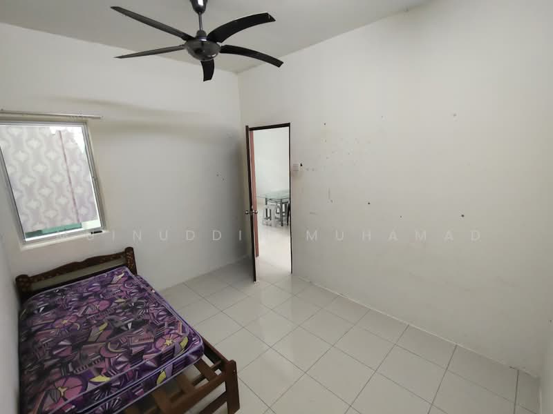 Rumah Teres 1 Tingkat untuk Disewa di Sitiawan (Perak) - Muinuddin Muhamad - Bedroom - PropertyGuru.com.my