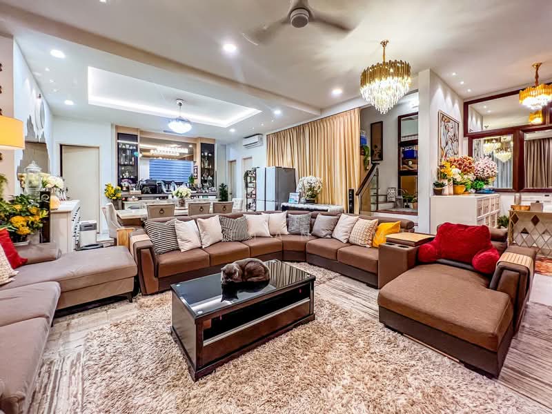 Rumah Berkembar untuk Dijual di Eco Majestic (Semenyih) - Norafian SMH - Living Room - PropertyGuru.com.my