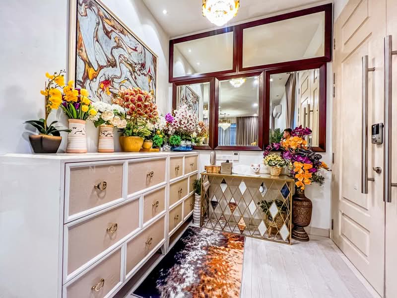 Rumah Berkembar untuk Dijual di Eco Majestic (Semenyih) - Norafian SMH - Entrance - PropertyGuru.com.my