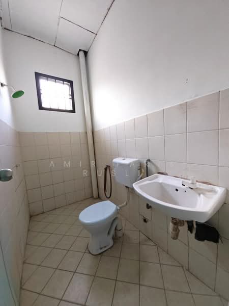 Rumah Teres untuk Dijual di Senai (Kulai) - Amir Faris Rusli - Bathroom - PropertyGuru.com.my