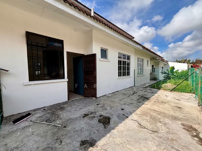 Rumah Teres untuk Dijual di Senai (Kulai) - Amir Faris Rusli - Exterior - PropertyGuru.com.my