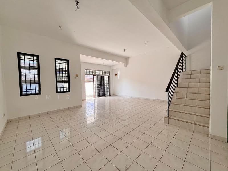 Rumah Teres untuk Dijual di Senai (Kulai) - Amir Faris Rusli - Living Room - PropertyGuru.com.my