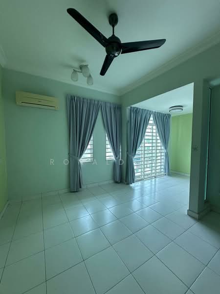 Rumah Teres 3 Tingkat untuk Disewa di Bayan Lepas (Penang) - Ronald Ng - Living Room - PropertyGuru.com.my