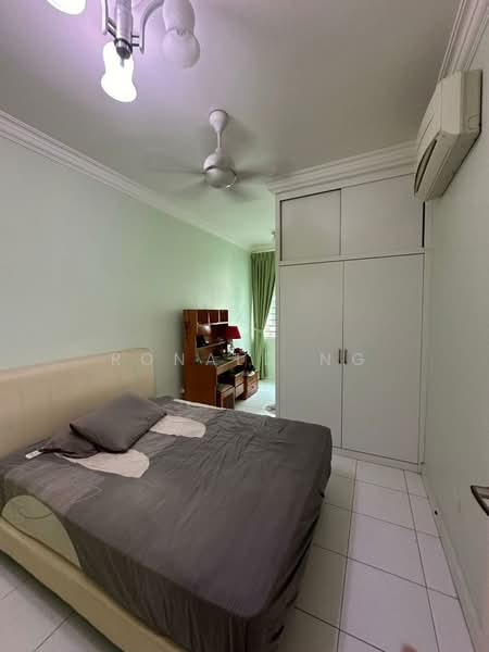Rumah Teres 3 Tingkat untuk Disewa di Bayan Lepas (Penang) - Ronald Ng - Bedroom - PropertyGuru.com.my