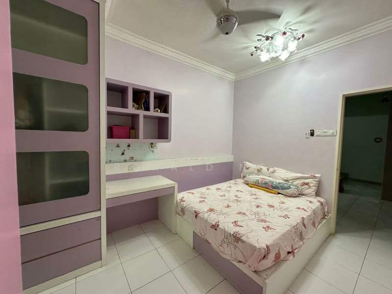 Rumah Teres 3 Tingkat untuk Disewa di Bayan Lepas (Penang) - Ronald Ng - Bedroom - PropertyGuru.com.my