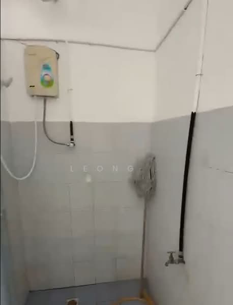 Pangsapuri untuk Disewa di Sri Saujana - Leong . - Bathroom - PropertyGuru.com.my