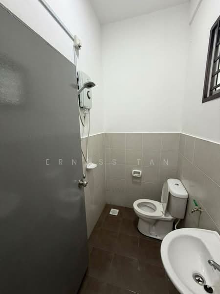 Rumah Teres 2 Tingkat untuk Dijual di Taman Scientex Senai (Senai) - Erness Tan - Bathroom - PropertyGuru.com.my