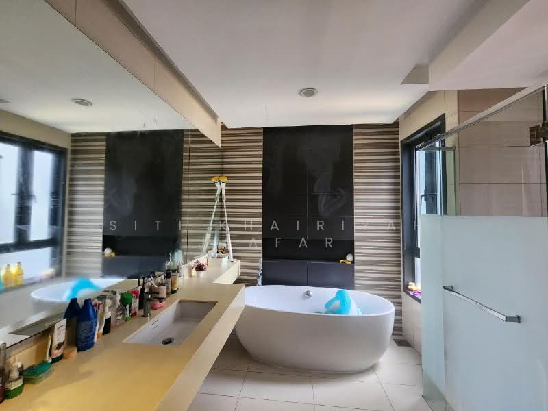 Rumah Teres 3 Tingkat untuk Dijual di Shah Alam (Selangor) - SITI KHAIRIYAH JAAFAR - Bathroom - PropertyGuru.com.my