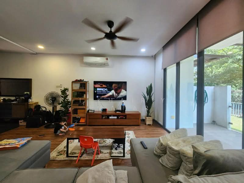 Rumah Teres 3 Tingkat untuk Dijual di Shah Alam (Selangor) - SITI KHAIRIYAH JAAFAR - Living Room - PropertyGuru.com.my