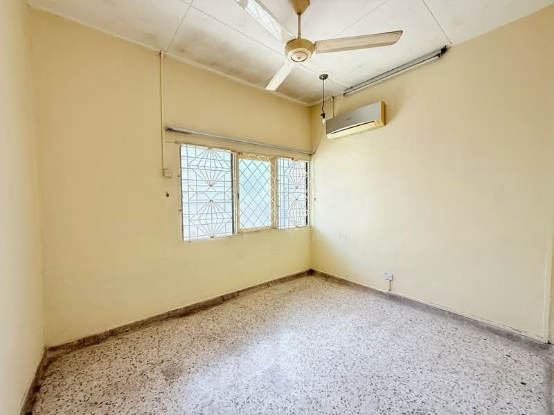 Semi-Detached House for Rent in Taman Serene (Johor Bahru) - Ace Tan - Bedroom - PropertyGuru.com.my