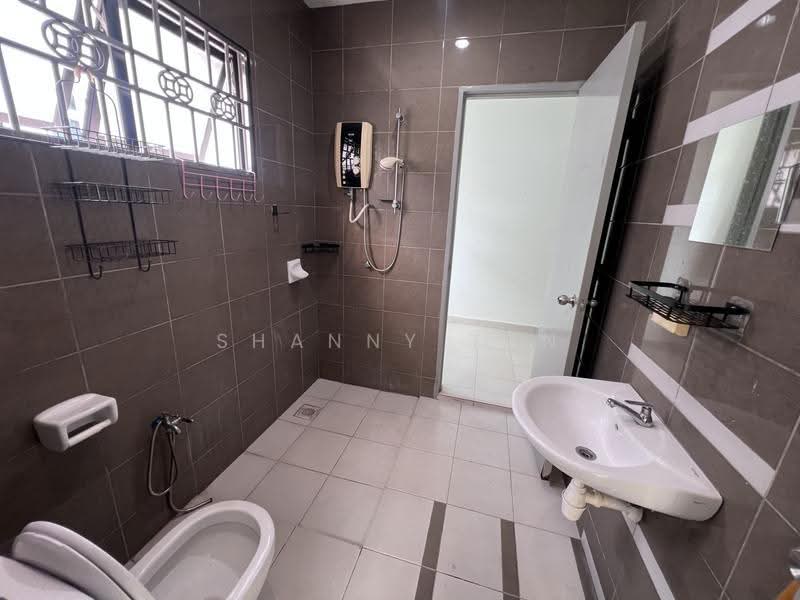 Terraced House for Sale in Bandar Mahkota Cheras (Cheras) - Shanny Tan - Bathroom - PropertyGuru.com.my
