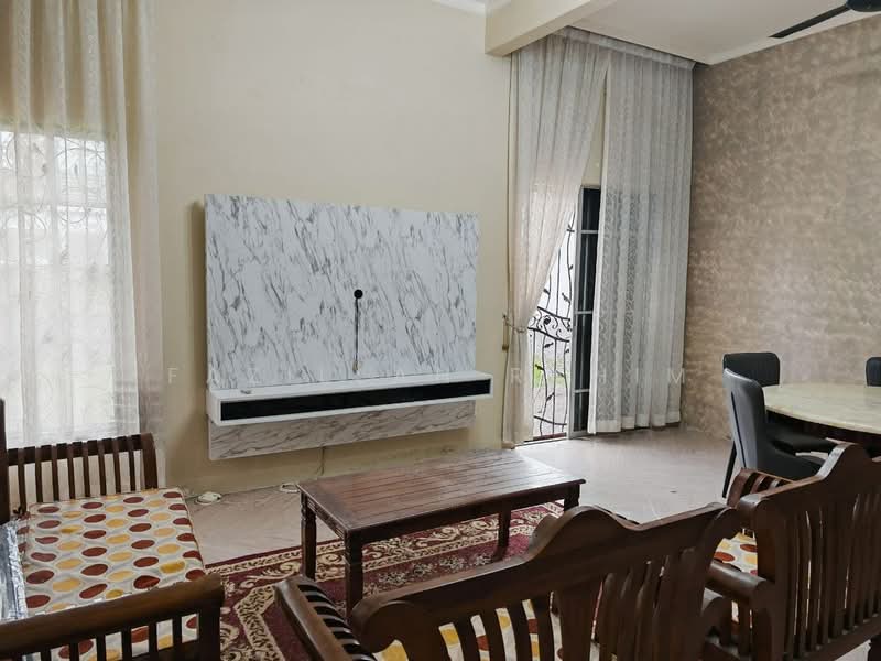 Semi-Detached House for Rent in Bandar Bukit Mahkota (Bangi) - Fazillah Rahim - Living Room - PropertyGuru.com.my