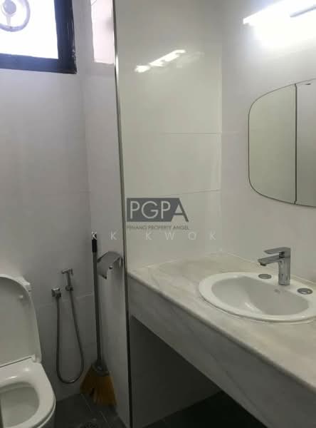 Condominium for Sale at Marina Tower (Ratu Mutiara) - KK Kwok - Bathroom - PropertyGuru.com.my
