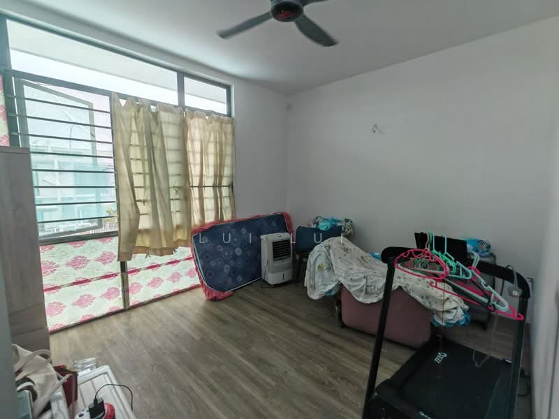 2-storey Terraced House for Sale in Bandar Seri Alam (Masai) - Lui Lui - Bedroom - PropertyGuru.com.my