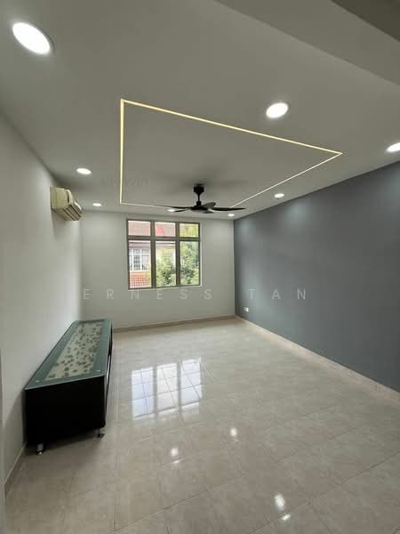 Kondominium untuk Dijual di Nusavilla - Erness Tan - Living Room - PropertyGuru.com.my